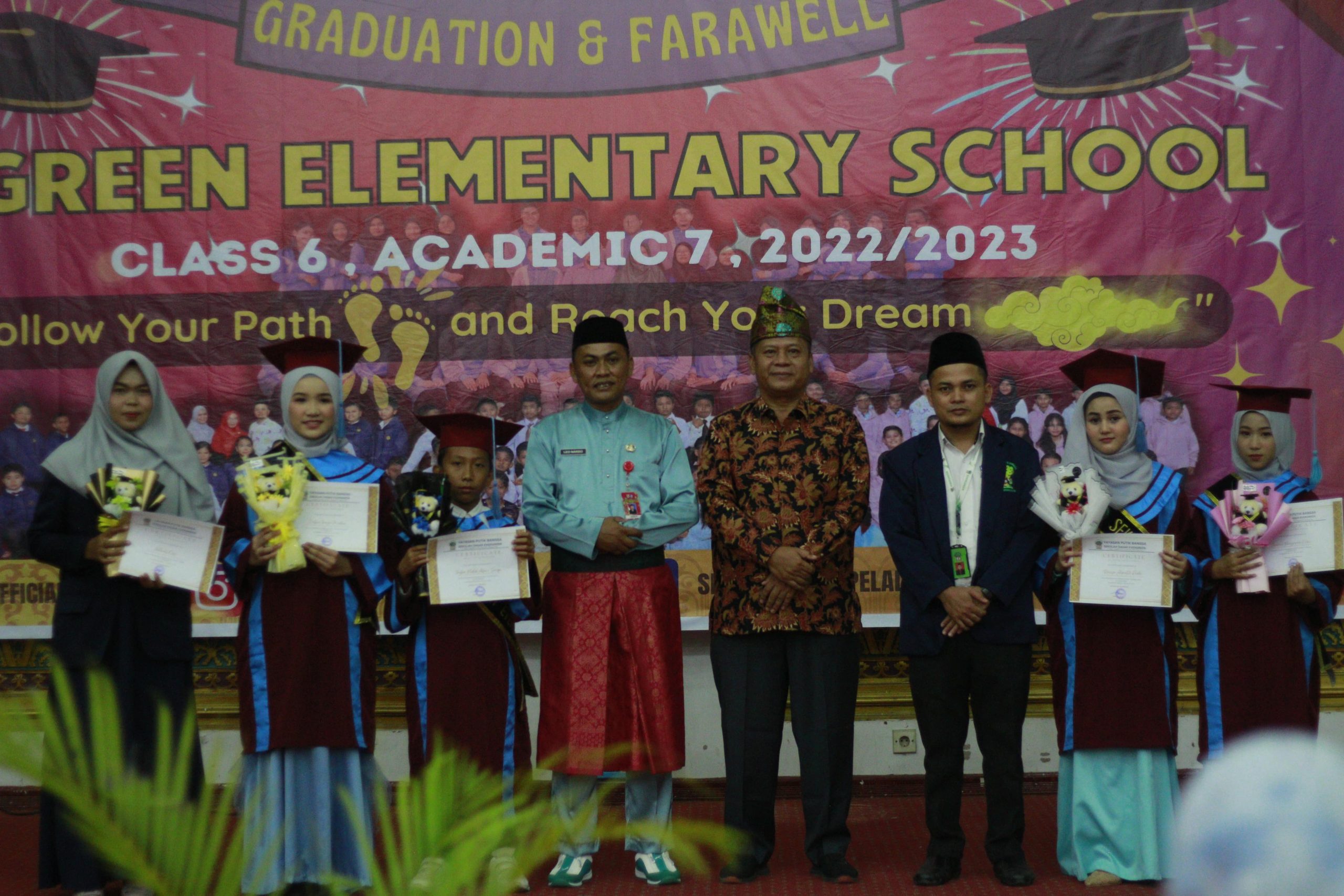 ACARA PERPISAHAN DAN GRADUATION SD EVERGREEN ANGKATAN 7 TAHUN AJARAN ...